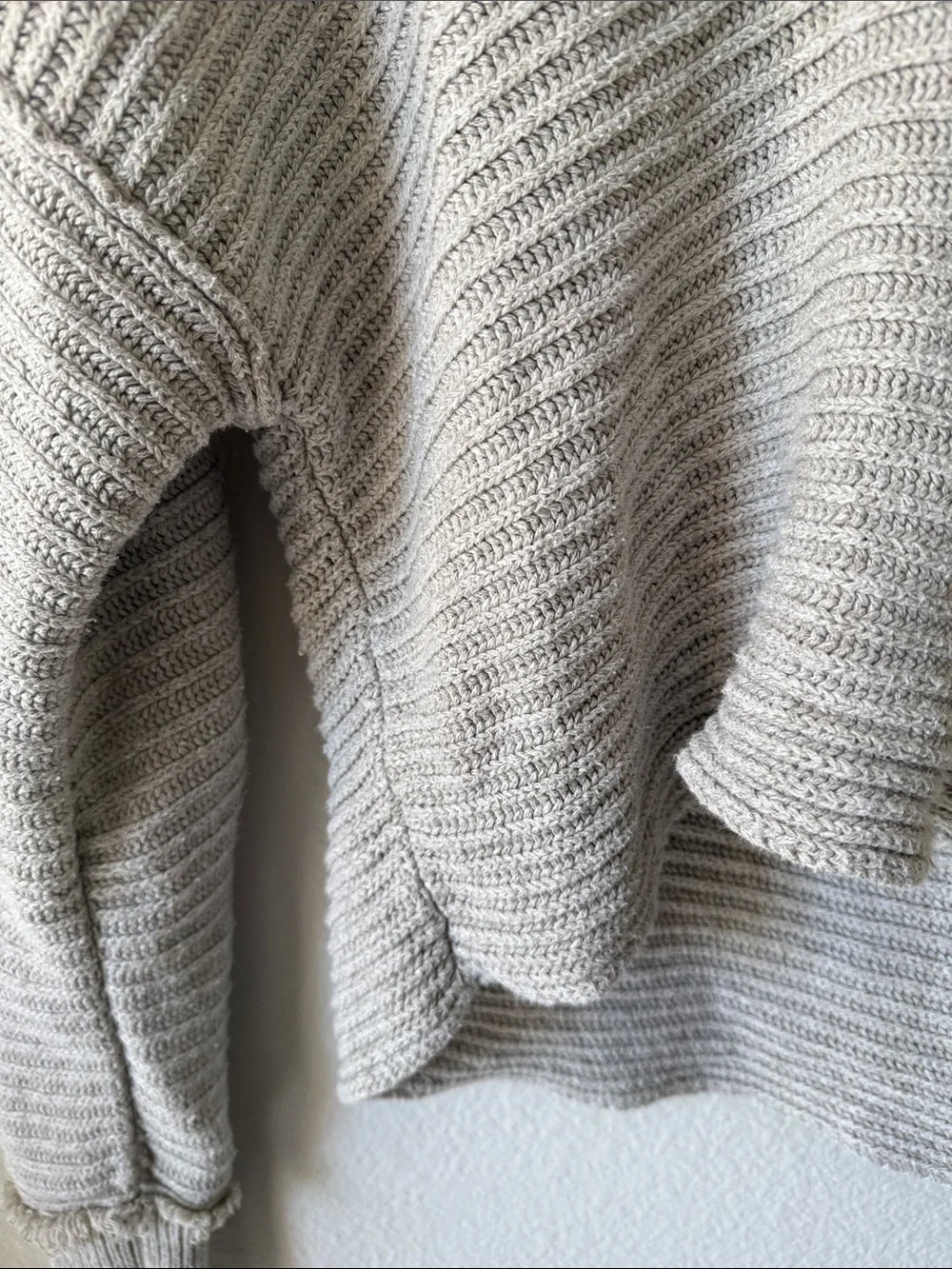 Free People Cropped Ribbed V-Neck Sweater in Light Gray